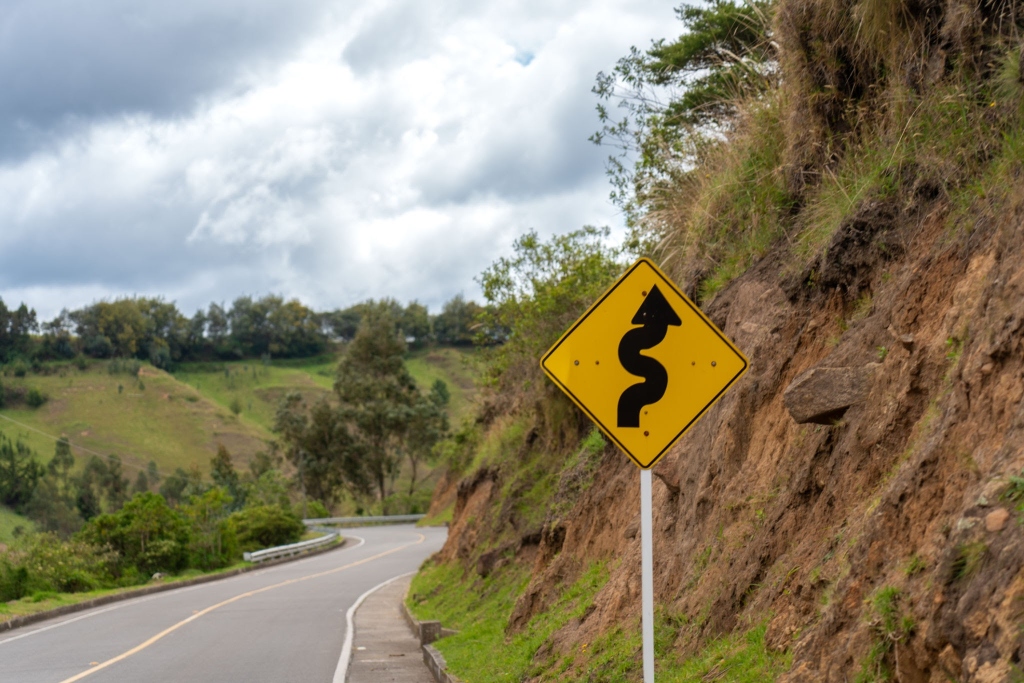 Colombian road sign cross back